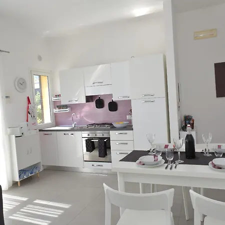Luna Apartment Lascari